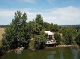 Tinyhouse sur l'étang de Bramefort, hotel u gradu 'Champsac'