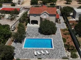 Vacation house TOKET - 6+2 person
