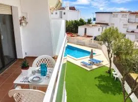 Apartment with Pool 50 meters to the beach