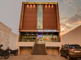 Hotel Joy, viešbutis mieste Chākan