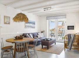 Holiday apartment with Ocean View, хотел в Hals