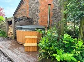 Romantic Croft with Private Hot Tub