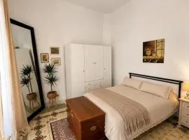Van Gogh Flat By La Gobernanta
