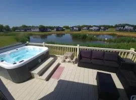 Lilly Luxury Hot Tub Caravan - theluxurycaravan - GV109 Grange Leisure Park