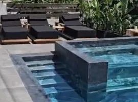 Apartments Sadiku with swimming pool & jacuzzi