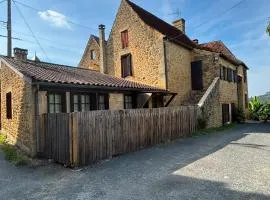 Corps de ferme rénové à 10 min de Sarlat