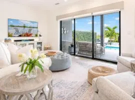 Mahogany Villa 2-B 4BR Canal Front Villa & Pool at Sea Haven