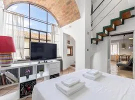 250m to Center and Station an amazing Loft with Wi-Fi and AC