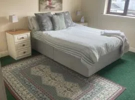 Eamonns Cosy B&B Private Parking