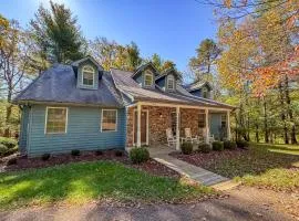 Lakeslee Lodge: Spacious 6BR retreat with lake access and community pool in Oakland MD.