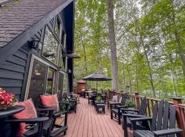 BEST outdoor amenities 2 dock slips covered hot tub sauna pizza oven more
