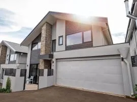 Stone River Villa 3 - Relaxed Stay - Heated Pool