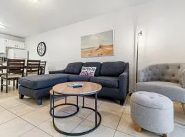 2BR King, Dog Friendly, Fenced Yard Access, Private Patio, Near Beaches