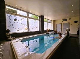 Le Castelet Sancy - Jardin & Spa, hotell i Le Mont-Dore