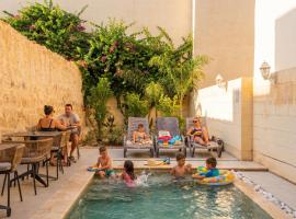 Mosta Stays by Zzzing, hotel i Mosta