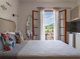 Jimmy's Guest House Skiathos، فندق في مدينة سكياثوس