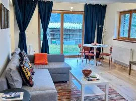 Cozy Modern Holiday Apartment in Radovna
