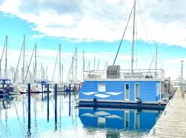 Hausboot Yara am Steg 1D