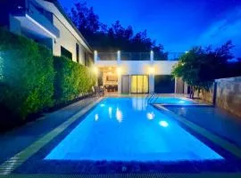 Ao Nang Private Rooftop Pool Villa 4BR l 8-10 Guests