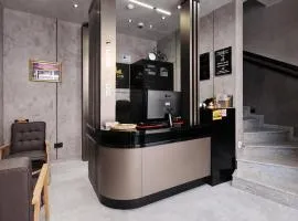 Bazaar Inn Boutique & Luxury Rooms