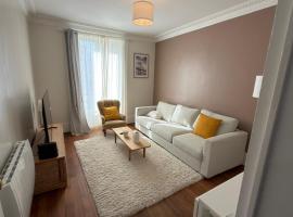 Bel appartement entièrement rénové, hotel en Bagnolet
