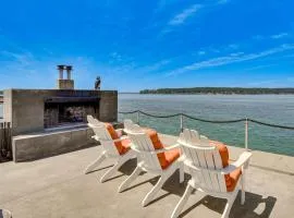 Waterfront Cabin w/ Stunning Sound Views