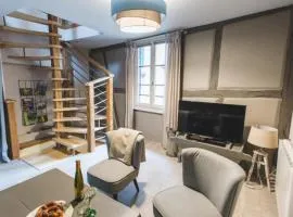 Le Cottage Bleu- In the Heart of Riquewihr by La Maison Bleue