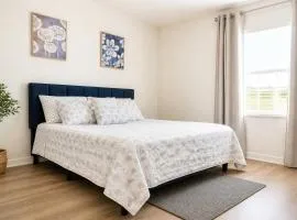 Comfortable Townhome 2BR 1-5BA - Near UF & Shopping Dining