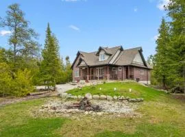 Brick House Waterfront 4 BDR Tobermory