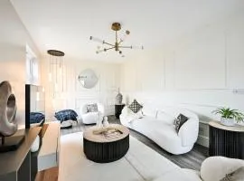 Luxury Rachi Villa- 5 mins to Bicester Village & The Cotswolds