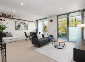Inner City Escape with Pool and Gym by Glebe Park - Hosted by Canstay