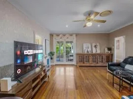 Elegant Vintage Home Fireplace and Spacious Living