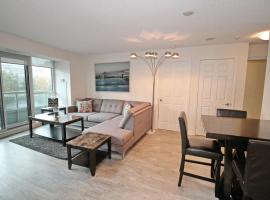 Luxury 2Br Condo Entertainment District Downtown CN Tower View Balcony Pool & Hot Tub, hotel din Toronto