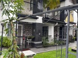 Sandvica Luxe Homes