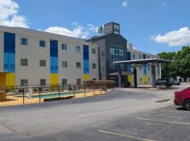 Days Inn & Suites by Wyndham Augusta Near Fort Eisenhower