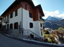 DOLOMITI Ferienwohnung, Appartamento vacanze.