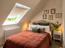 Beautiful New Forest Hideaway, хотел в West Wellow