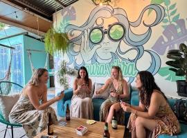 Pura Vibra Hostel – hotel w mieście Fortuna