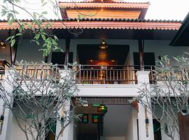 i Lanna House, hotel cerca de Puerta de Suan Dok, Chiang Mai