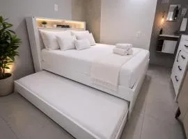 Quarto Aconchegante Completo Wi-Fi TV Microondas Cafeteira Entrada Privativa