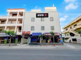 HOTEL O GOLDEN CITY INN, hotel a Maula Ali