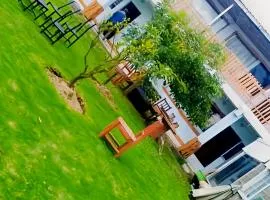 MATENI's B&B