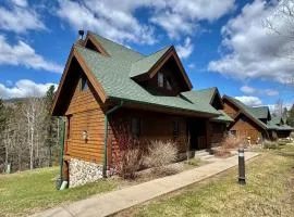 Large 5BR Ski-In/Ski-Out | Sauna | Sleeps 12