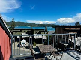 Sooke Harbour Townhouse - Waterfront 2-Bed Rental โรงแรมในซูค