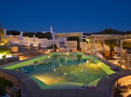 Blue Dolphin Antiparos Villas and Suites, hotell i Agios Georgios