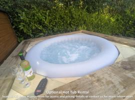 Cosy Single Room l Smart TV l 5 Minute Walk from Train Station, Hotel in Bolton