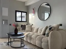 Penthouse with Jacuzzi,BBQ 2mn from sea Or Hakerem