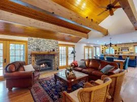 Hilltop Lodge - Beautiful Hayden Lake Home W Deck