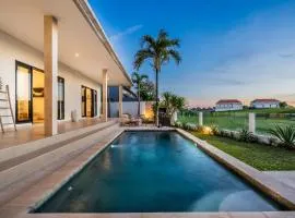 Villa Santorini Sunset 4BR Large Pool and Ricefield view