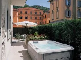 La Terrazza - Private Jacuzzi in Downtown Como